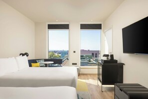 Familieværelse - 2 dobbeltsenge | Premium-sengetøj, pengeskab på værelset, individuelt design