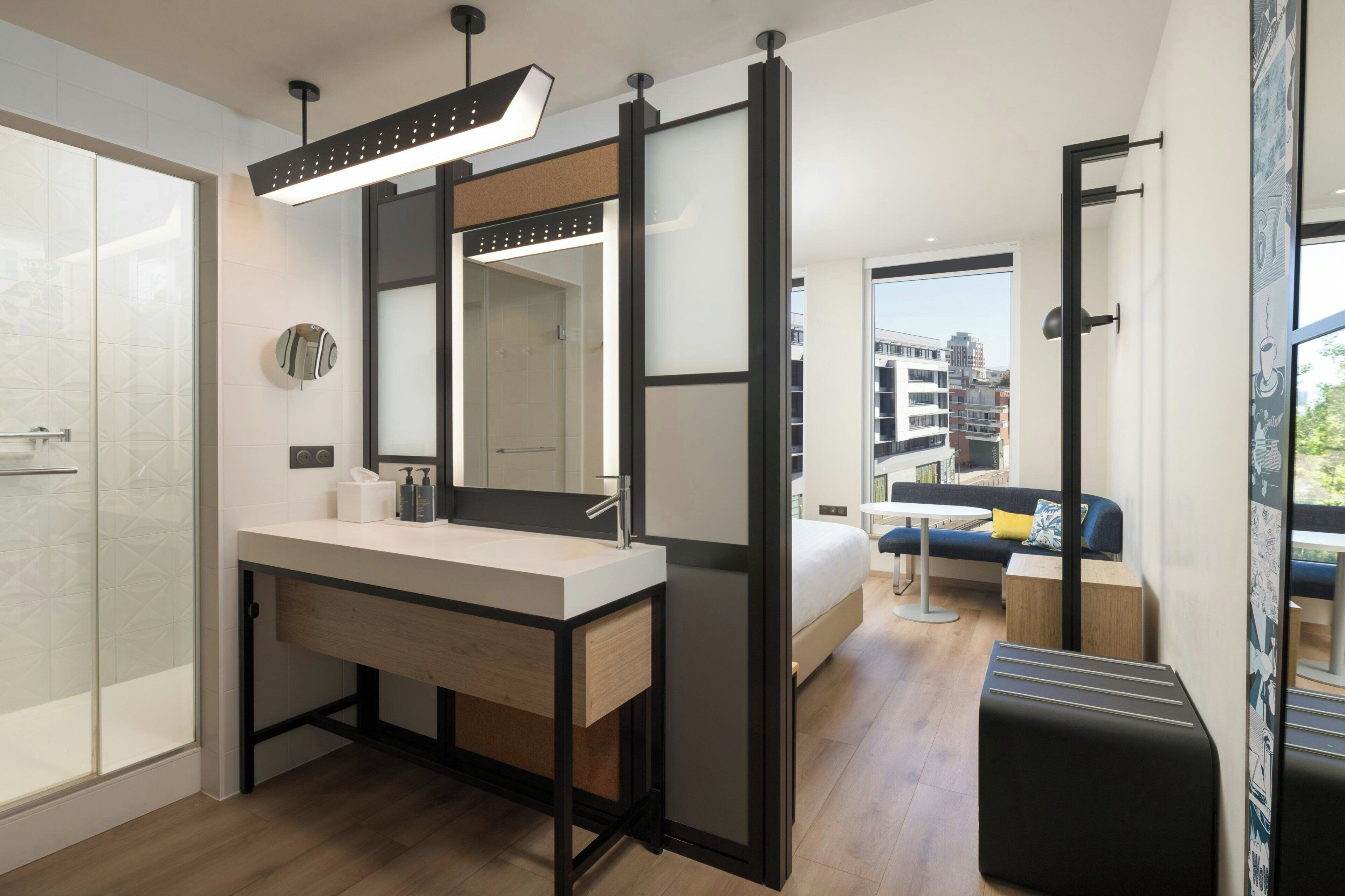 aloft, Room, 1 King Bed | Bathroom | Shower, hair dryer, towels, soap