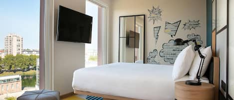 Premium bedding, in-room safe, individually decorated