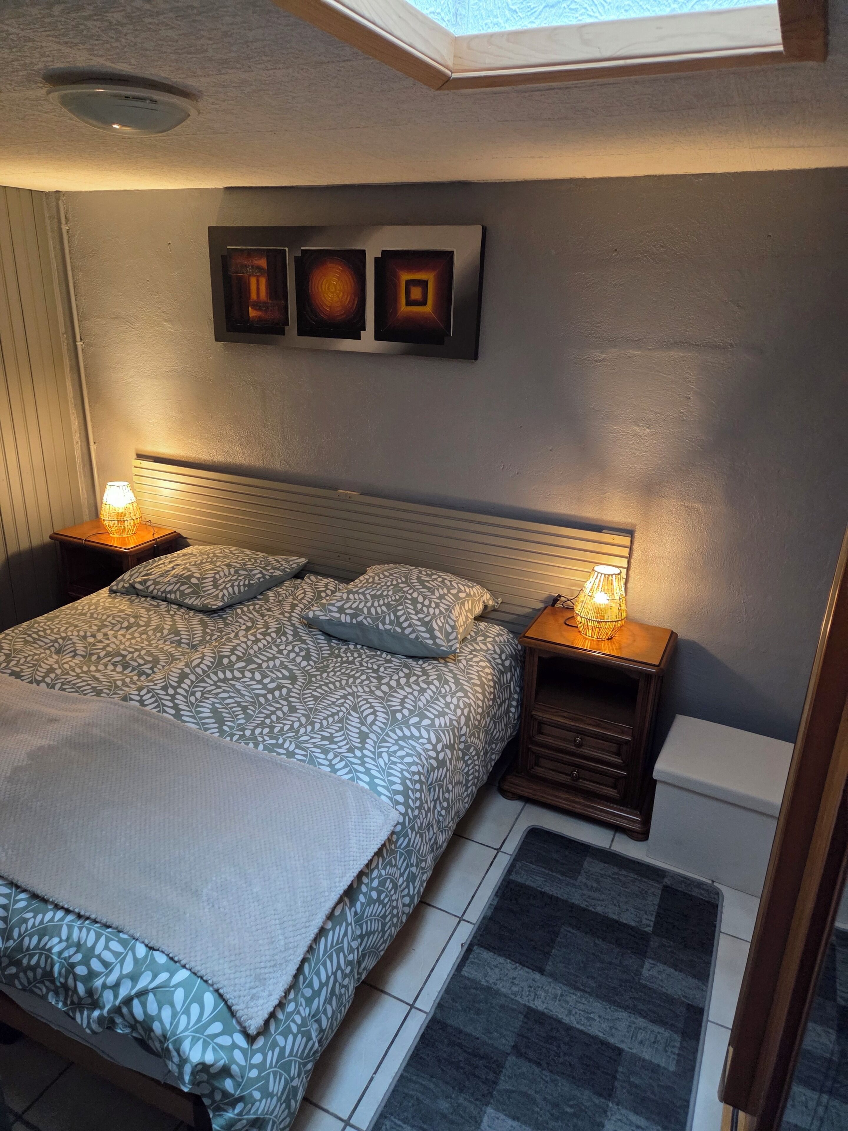 2 間睡房、可攜式嬰兒床、免費 Wi-Fi、床單