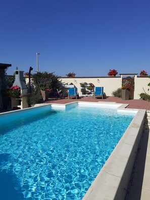Outdoor pool - LOVELY SINGLE-STOREY GITE WITH SWIMMING POOL 15 KM FROM EUROPA PARK (BINDERNHEIM)