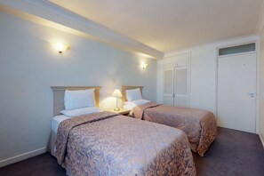 2 bedrooms, iron/ironing board, WiFi, bed sheets - Luxury Serviced Apartment, Staffed Reception, Two Bathrooms, Large Living Room a (London)