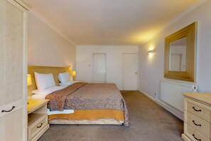 2 bedrooms, iron/ironing board, WiFi, bed sheets - Luxury Serviced Apartment, Staffed Reception, Two Bathrooms, Large Living Room a (London)