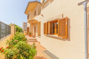 Exterior detail - Maravilloso chalet Mes Blanc (Son Serra de Marina)
