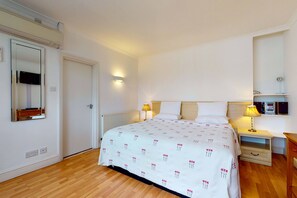 3 dormitorios, tabla de planchar con plancha, wifi y ropa de cama