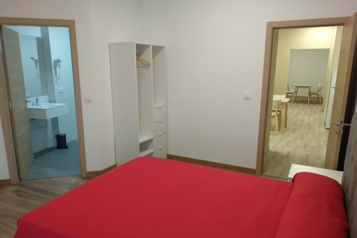 Wifi gratis y ropa de cama