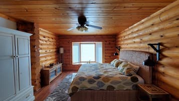 3 bedrooms, desk, free WiFi, bed sheets