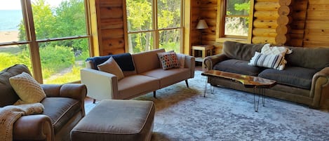 智能電視、壁爐、書籍、 辦公室