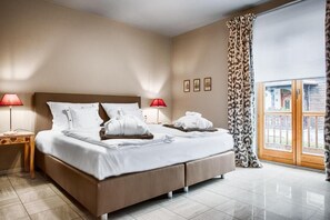 3 bedrooms, desk, iron/ironing board, WiFi