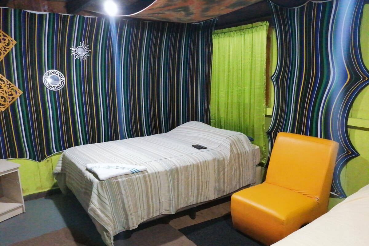Free WiFi, bed sheets