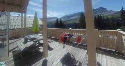 CHALET FULL SOUTH AT 1800 M'ALTITUDE 7 to 8 people with garage