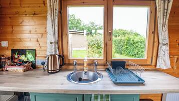 Fridge, microwave, stovetop, electric kettle