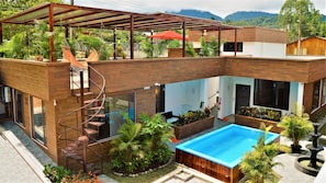 Outdoor pool, open 8:00 AM to 8:00 PM, sun loungers - Toucan Platinum Suites Aparthotel (Mindo)