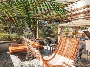 Porch - Toucan Platinum Suites Aparthotel (Mindo)