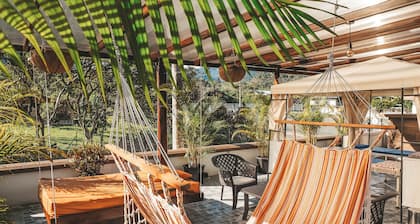 Toucan Platinum Suites Aparthotel