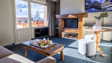 Suite Altitude | Premium bedding, minibar, in-room safe, individually decorated