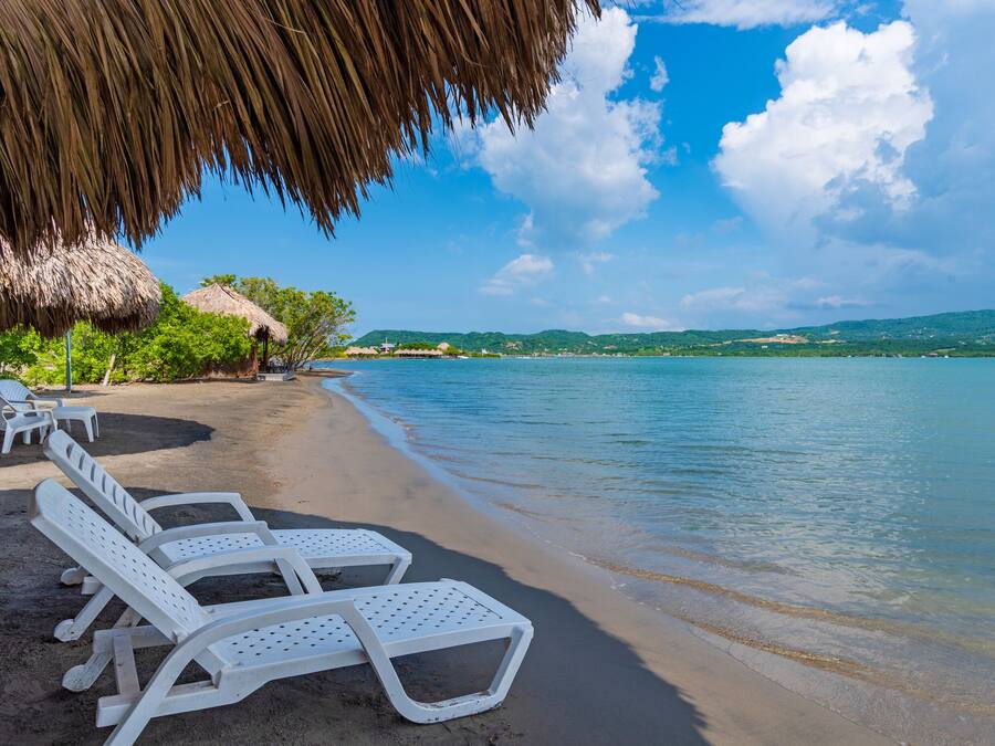 Playa privada, windsurf, surf y kayak