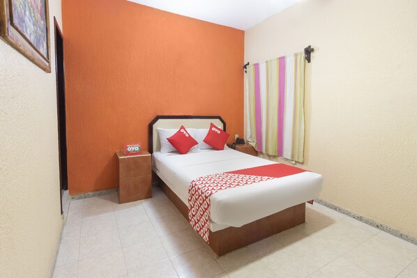 Desk, free WiFi, bed sheets - OYO Hotel Merida (Veracruz)