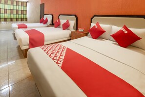 Meja kerja, Wi-Fi gratis, dan seprai linen