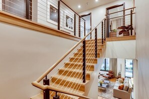 Interior - The Lion W101 (Vail)