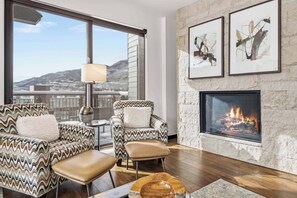 Interior - The Lion W602, 3 Bedroom Premier (Vail)