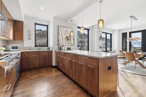 Fridge, microwave, oven, stovetop - The Lion W602, 3 Bedroom Premier (Vail)