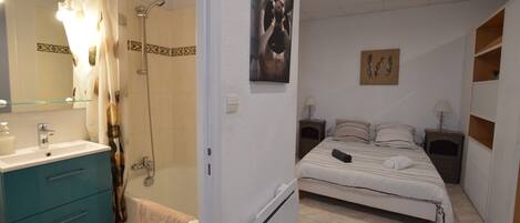 1 quarto, ferros/tábuas de passar roupa, Wi-Fi, roupa de cama