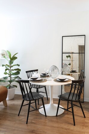 Deluxe-Apartment, barrierefrei, eigenes Bad | Lounge