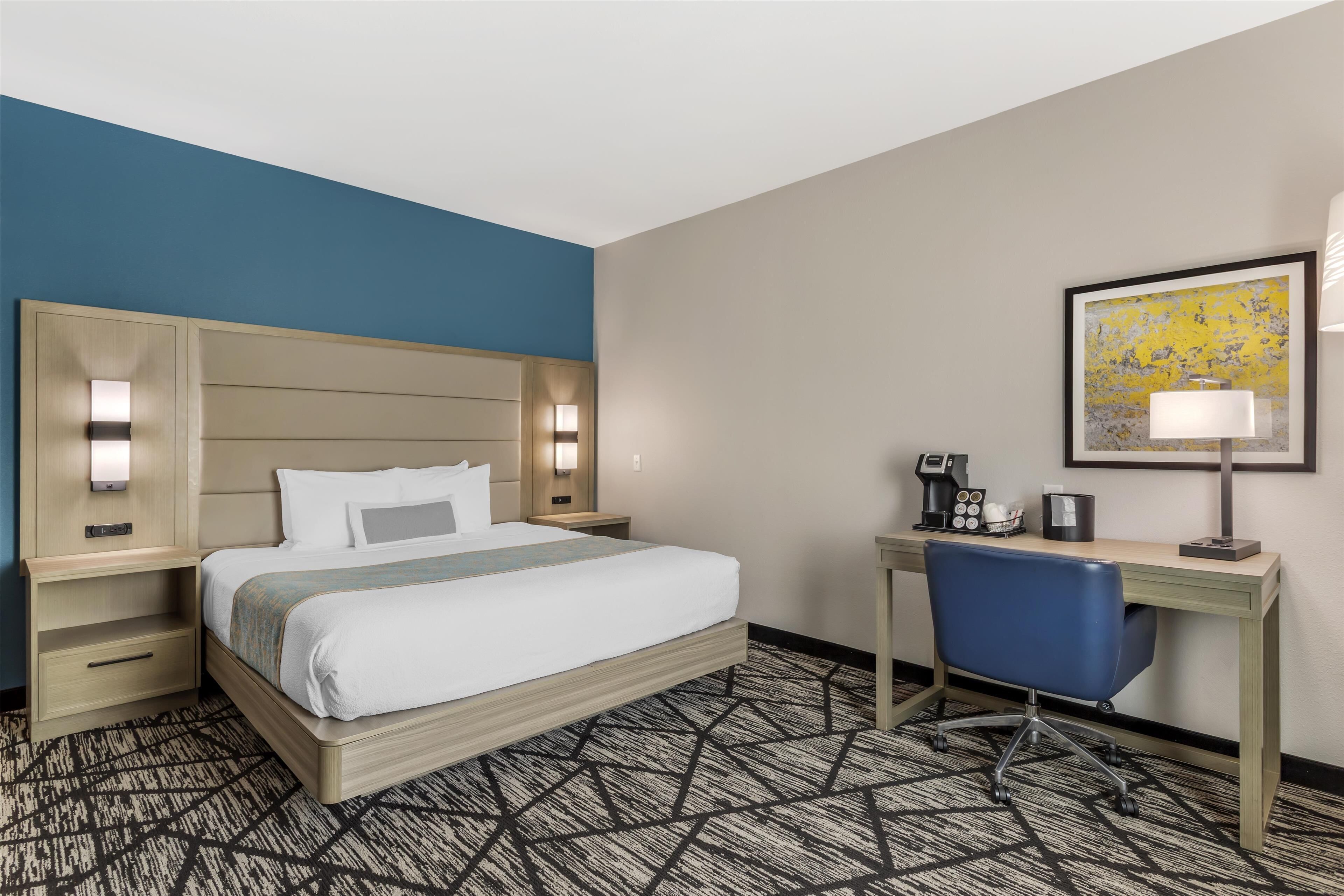 desk, laptop workspace, iron/ironing board, free wifi