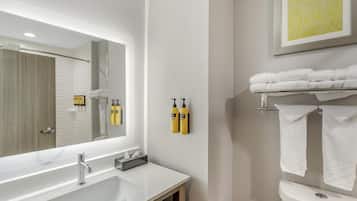 Standard Room, 2 Queen Beds, Non Smoking, Refrigerator & Microwave | Bathroom