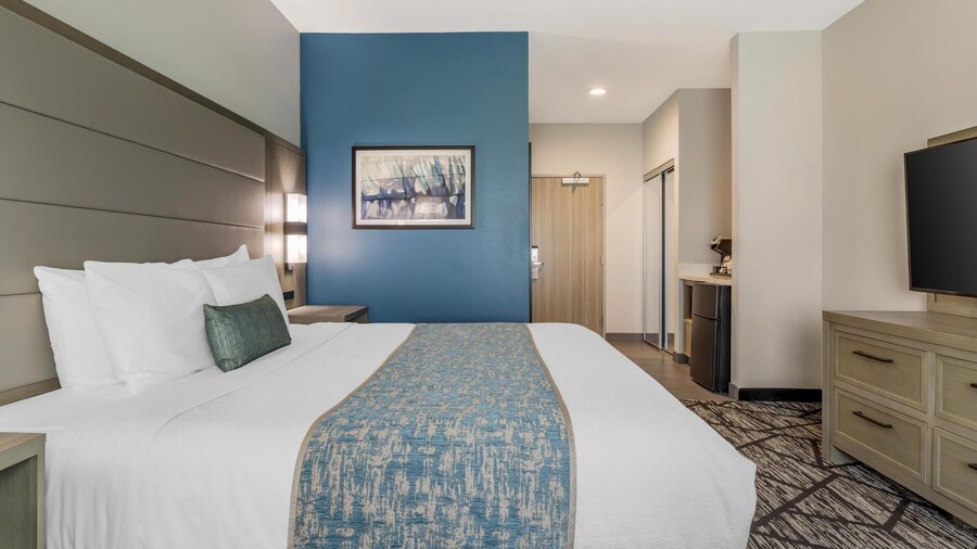 Best Western Plus Mid County