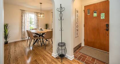 Sweet Escape Near Historic Main St, 4BR, 2 Baths