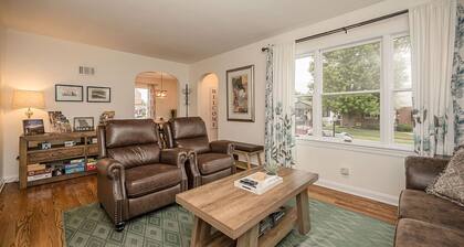 Sweet Escape Near Historic Main St, 4BR, 2 Baths