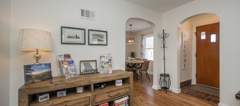 Sweet Escape, 4BR, 2 Full Baths Near Historic Main St