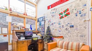 Lobby sitting area - Samarce House (Punta Arenas)