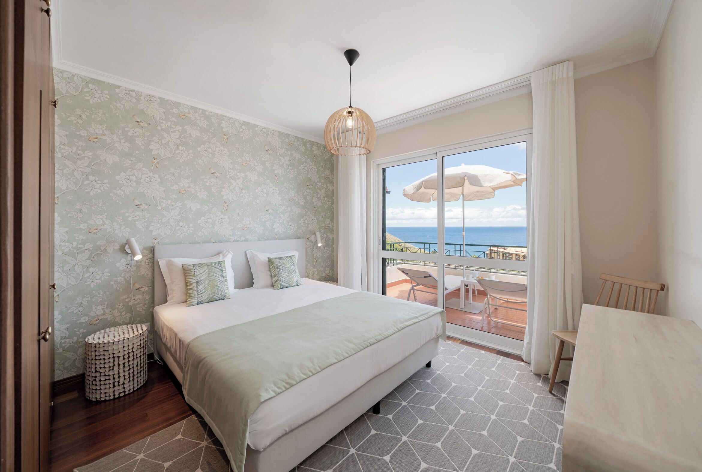 4 多间卧室、熨斗/熨衣板、WiFi、床单