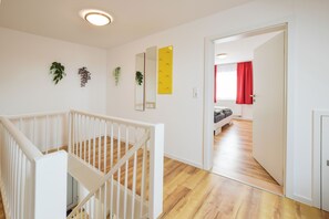 صورة غير مصنفة، 5 من 28، زرّ