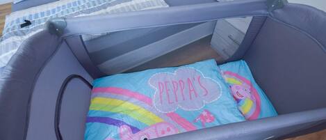 4 bedrooms, free WiFi, bed sheets