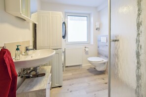 صورة غير مصنفة، 3 من 28، زرّ