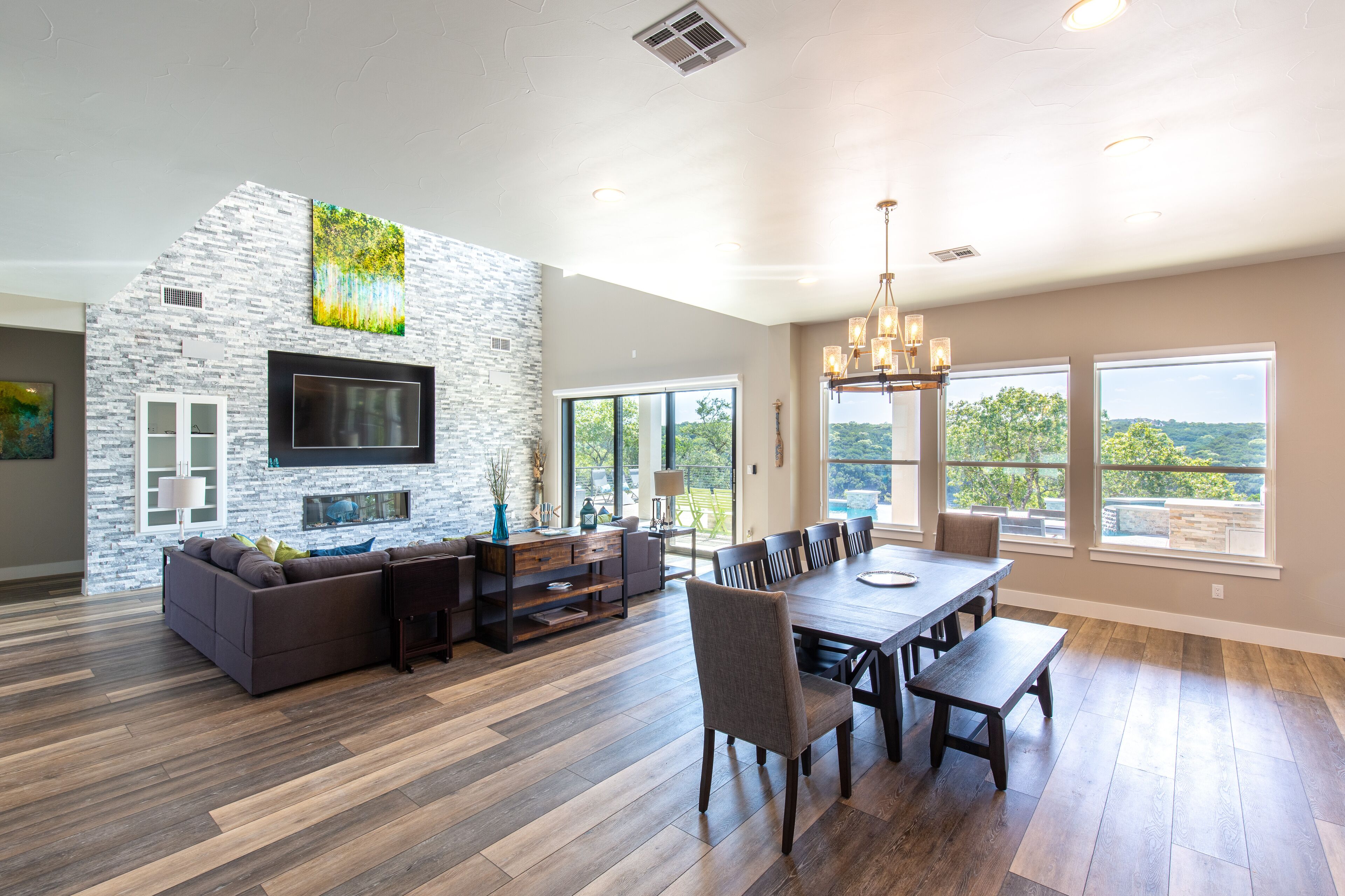 Lakeside Family Fun: Pool, Private Dock, Deep Water Cove! - Leander, TX