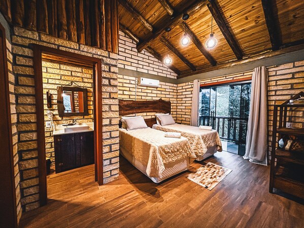 Family Chalet | Individually decorated, individually furnished, free WiFi, bed sheets - Pousada Equilibrio dos Canyons (Praia Grande)