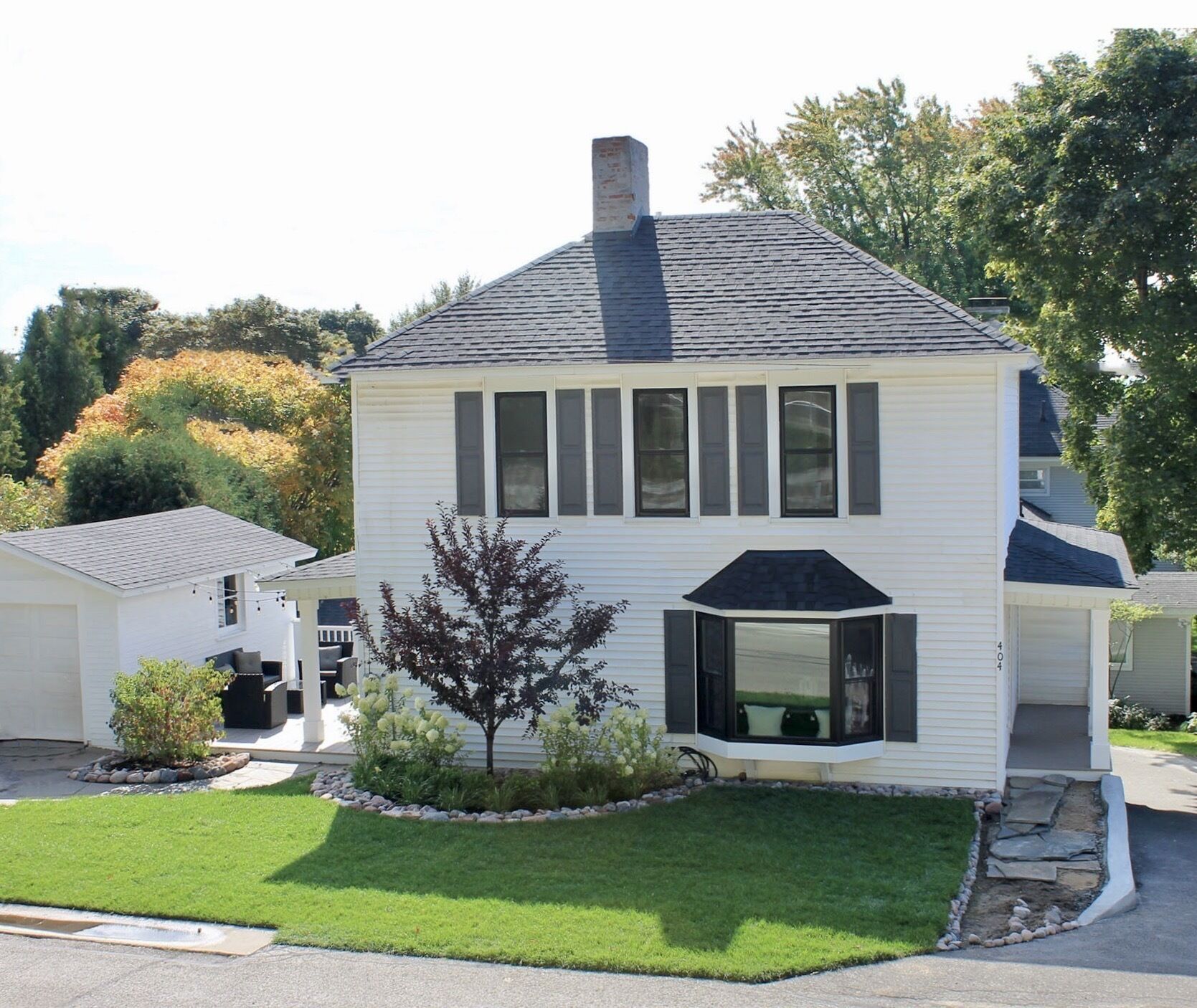 Wonderful Downtown Harbor Springs Cottage - Plan your fall color tour today!  