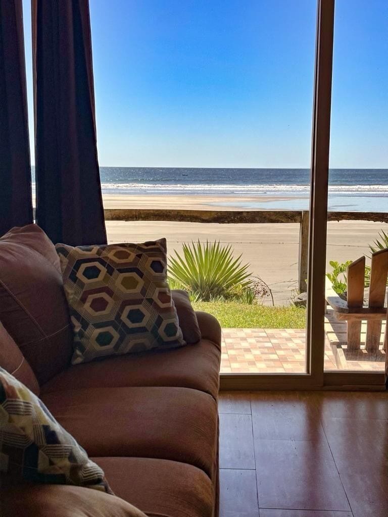 Deluxe Room, Sea View | Blackout drapes, free WiFi, bed sheets
