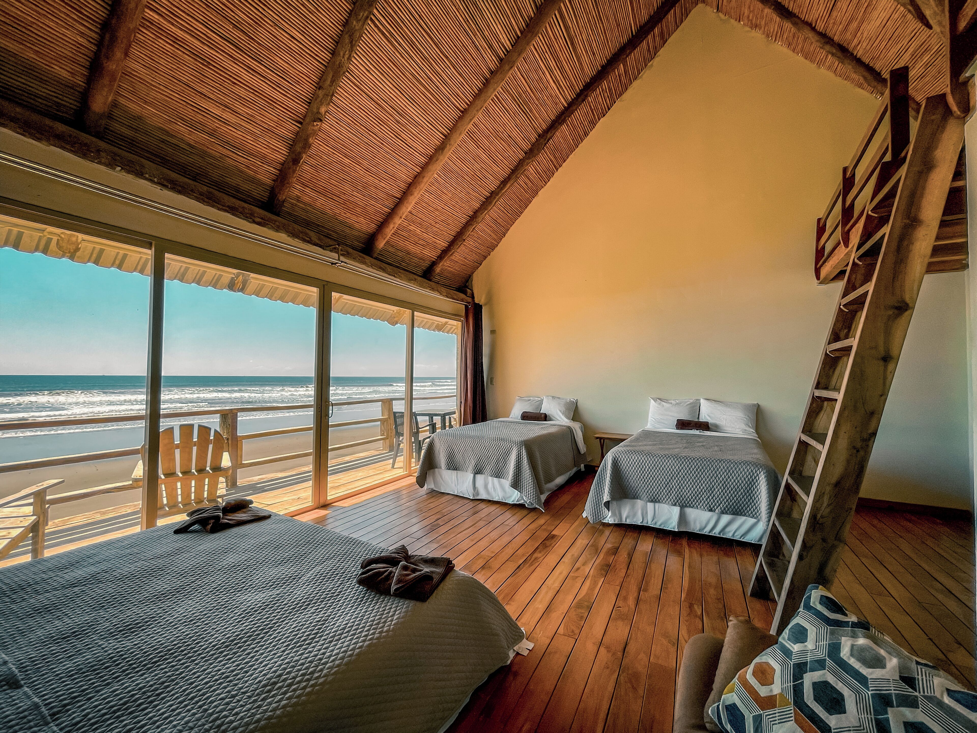 Deluxe Room, Sea View | Blackout drapes, free WiFi, bed sheets