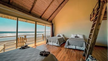 Deluxe Room, Sea View | Blackout drapes, free WiFi, bed sheets