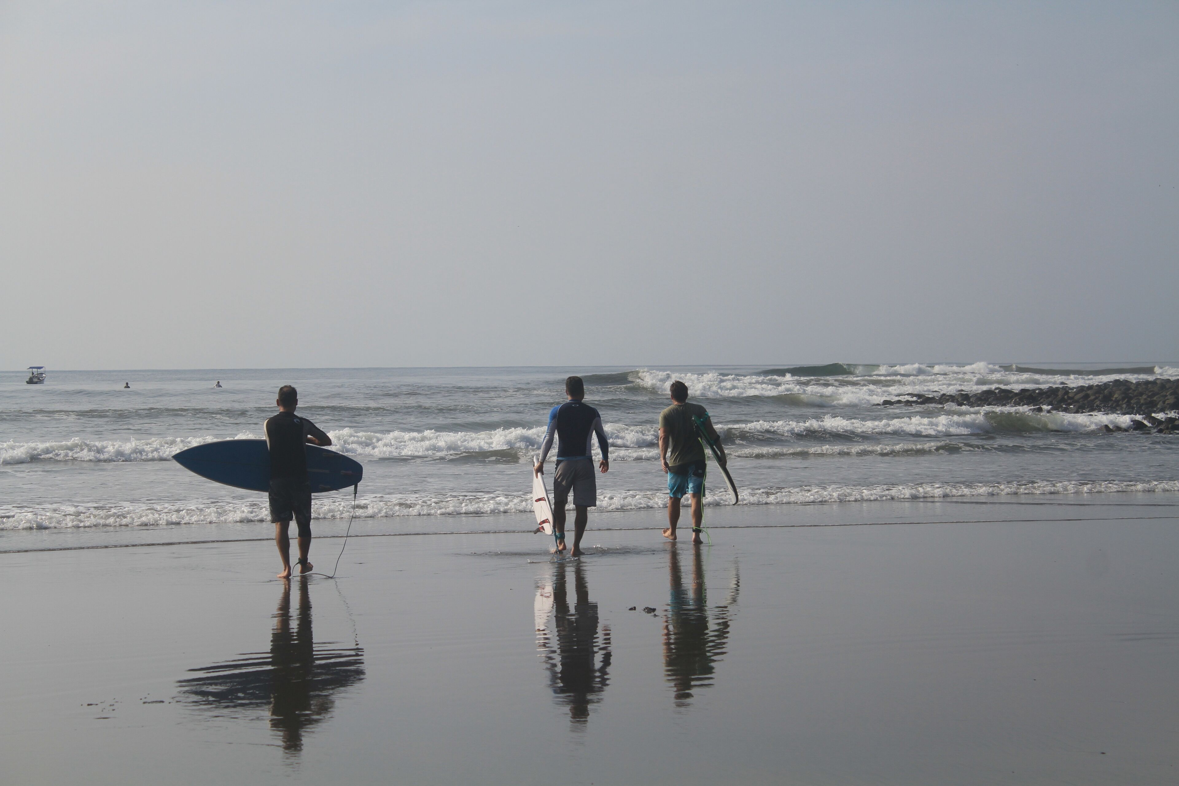Surfing/bodyboarding