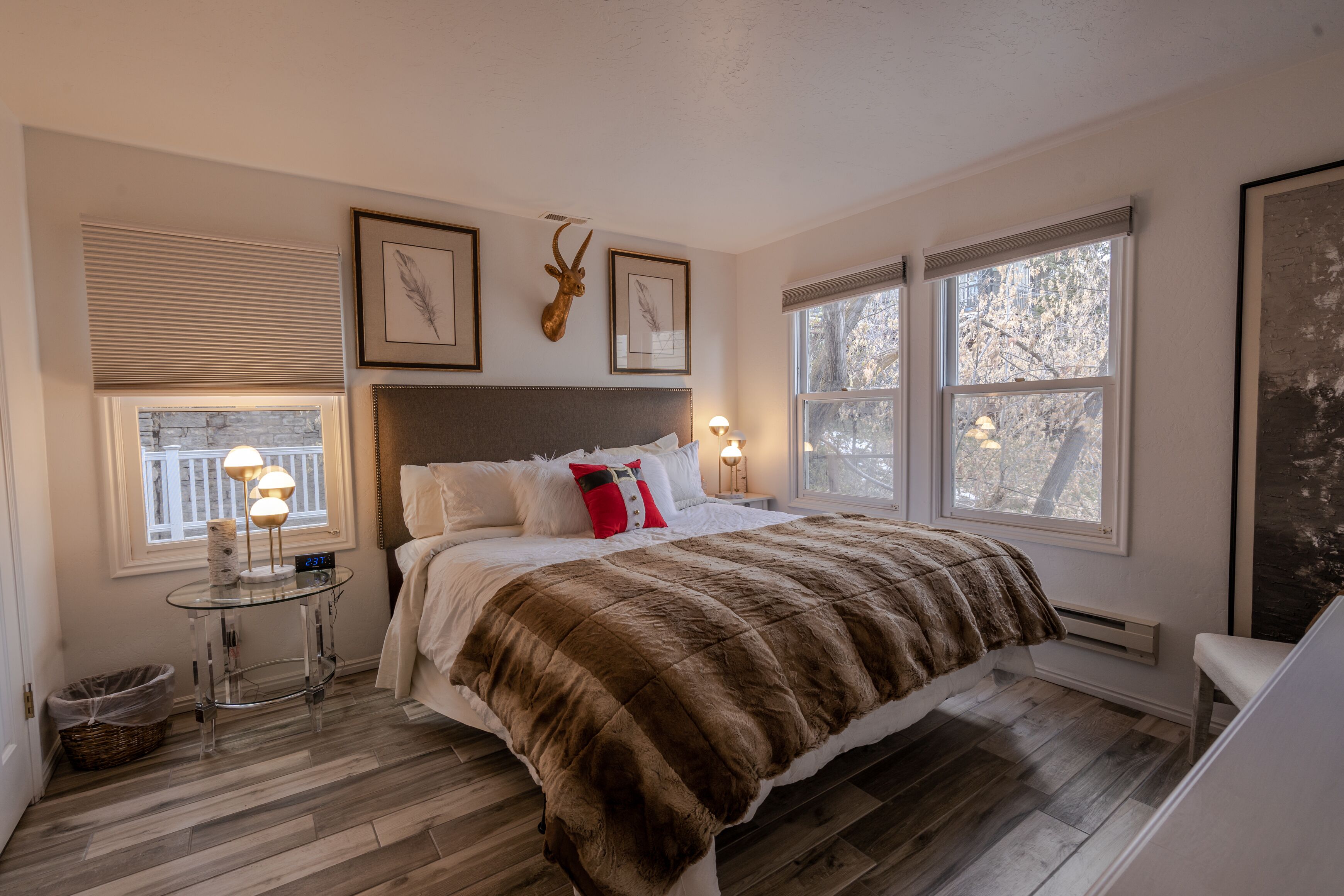 blue church lodge 3 | individually decorated, free wifi, bed sheets