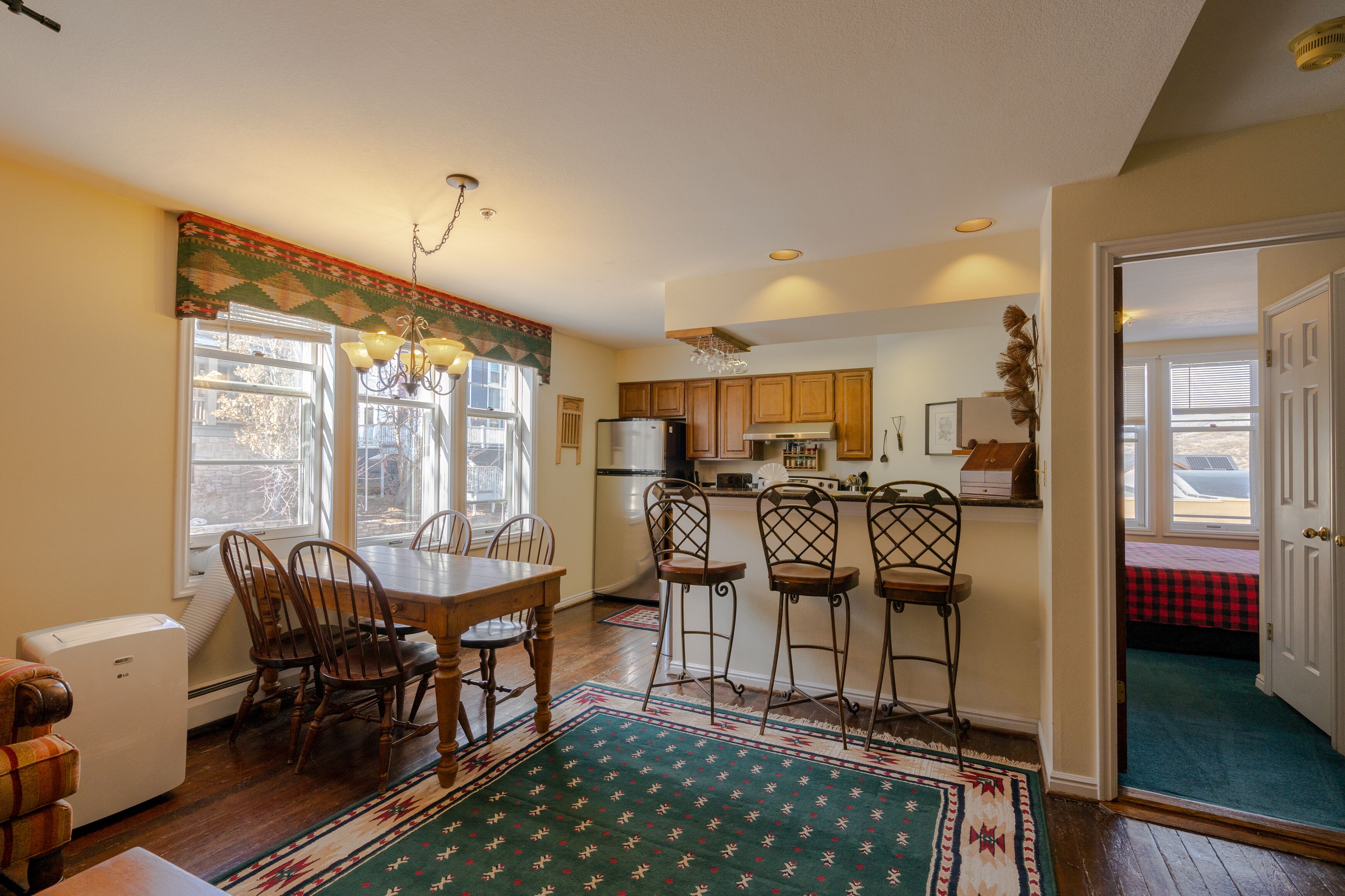 blue church lodge e | in-room dining