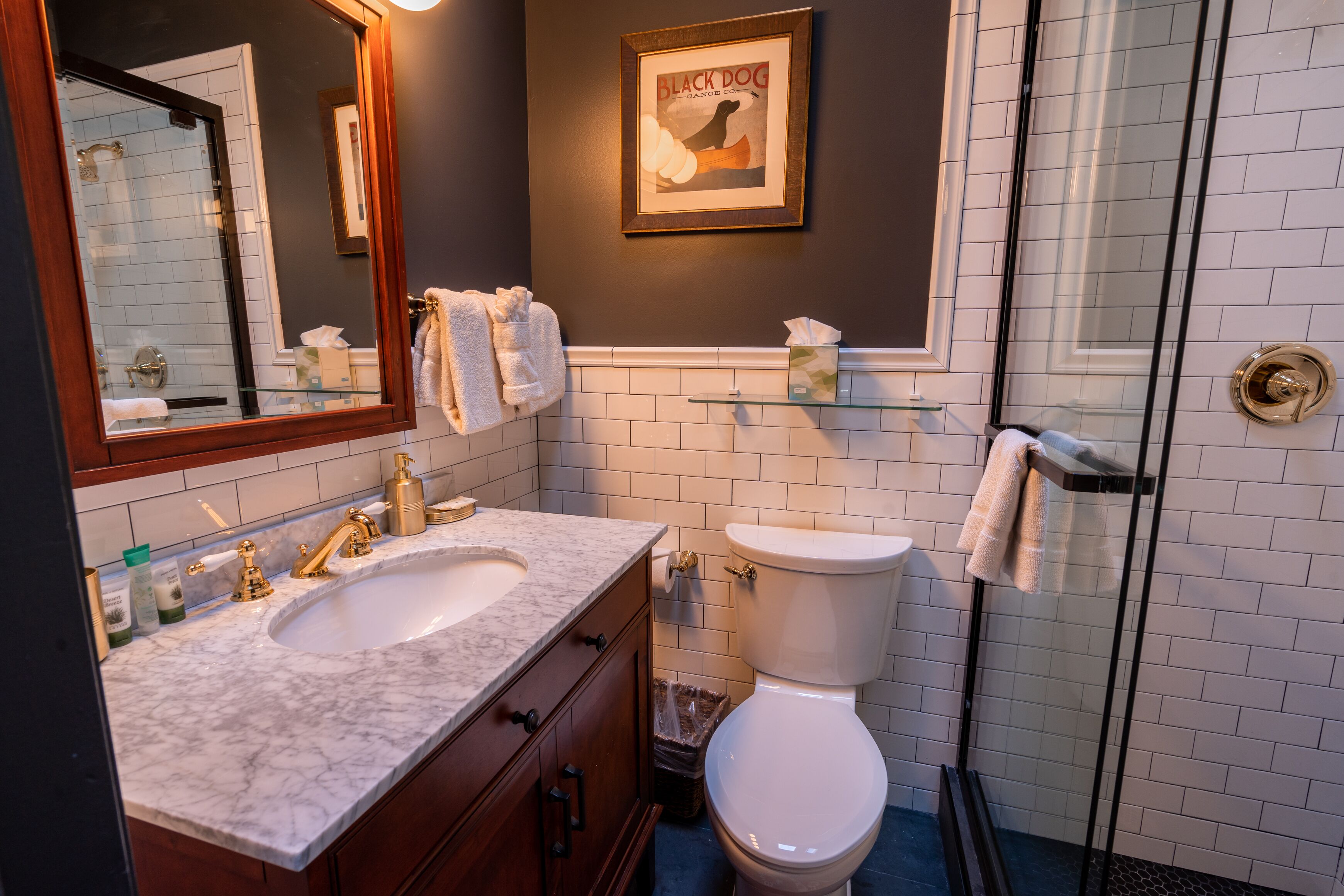 blue church lodge b | bathroom | free toiletries, towels