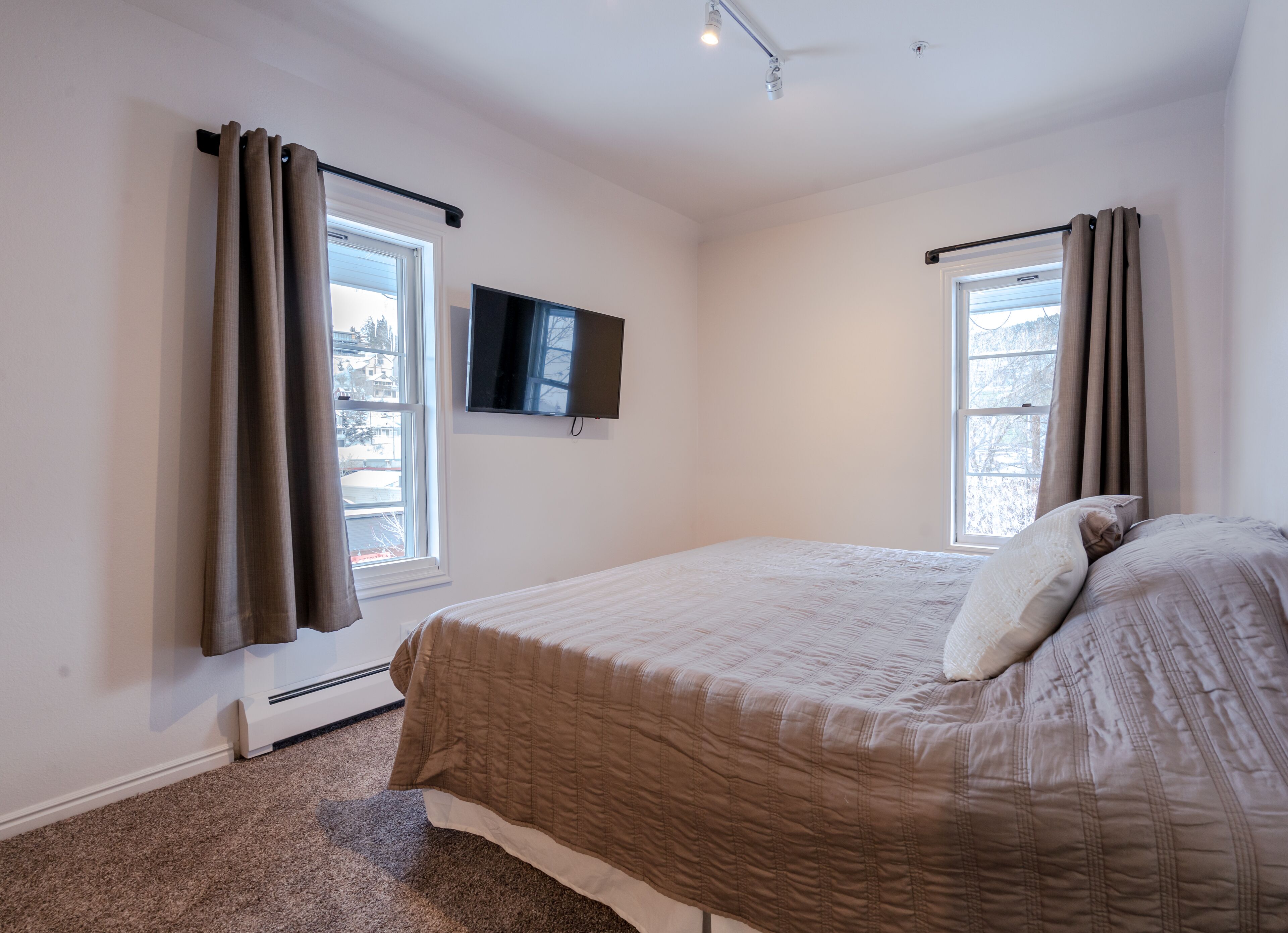 blue church lodge a | individually decorated, free wifi, bed sheets